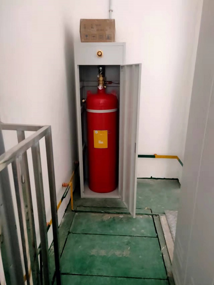 柜式灭火器
